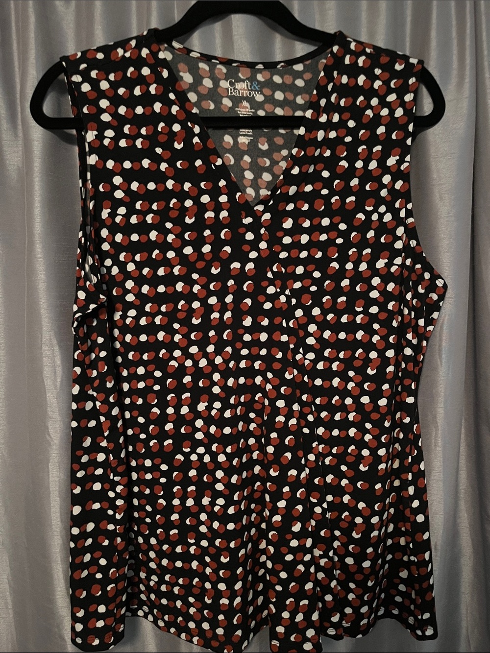 croft & barrow Black Sleeveless V-Neck Camisole with Red and White Dot Print